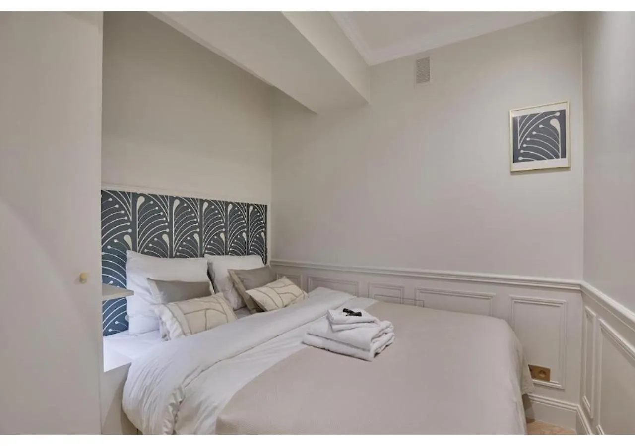 Eiffel Tower Apartment Invalides Paris
