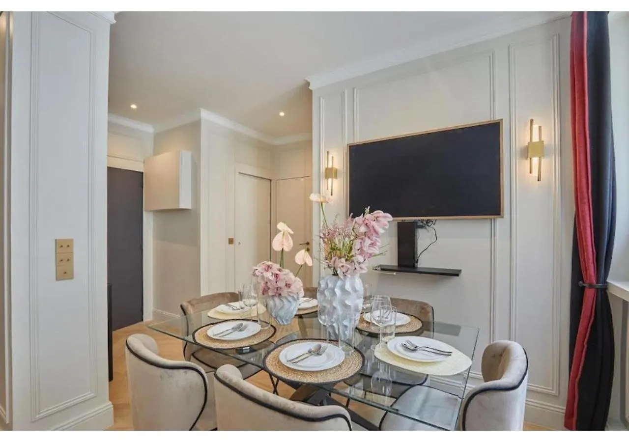 Eiffel Tower Apartment Invalides Paris