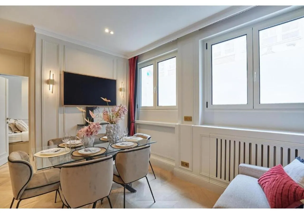 Eiffel Tower Apartment Invalides Paris
